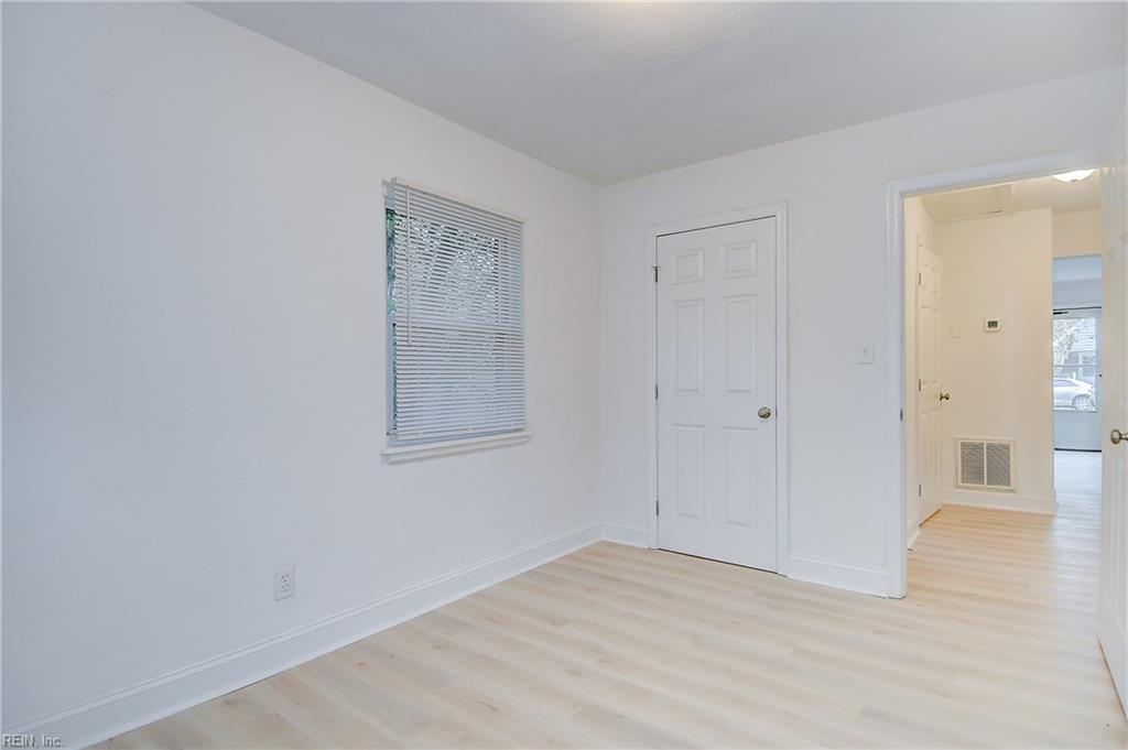 215 Forrest Ave Property Photo 17