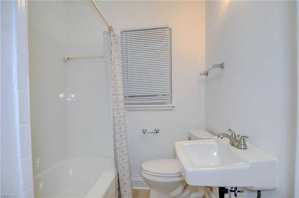 215 Forrest Ave Property Photo 21