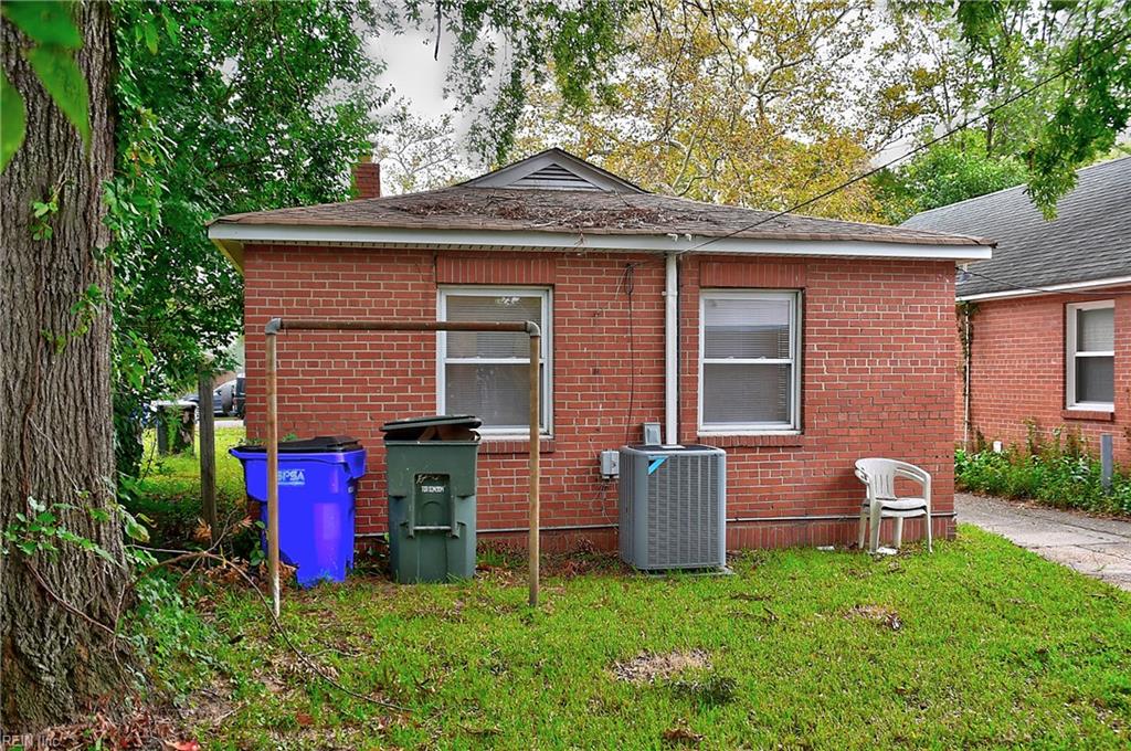 215 Forrest Ave Property Photo 23
