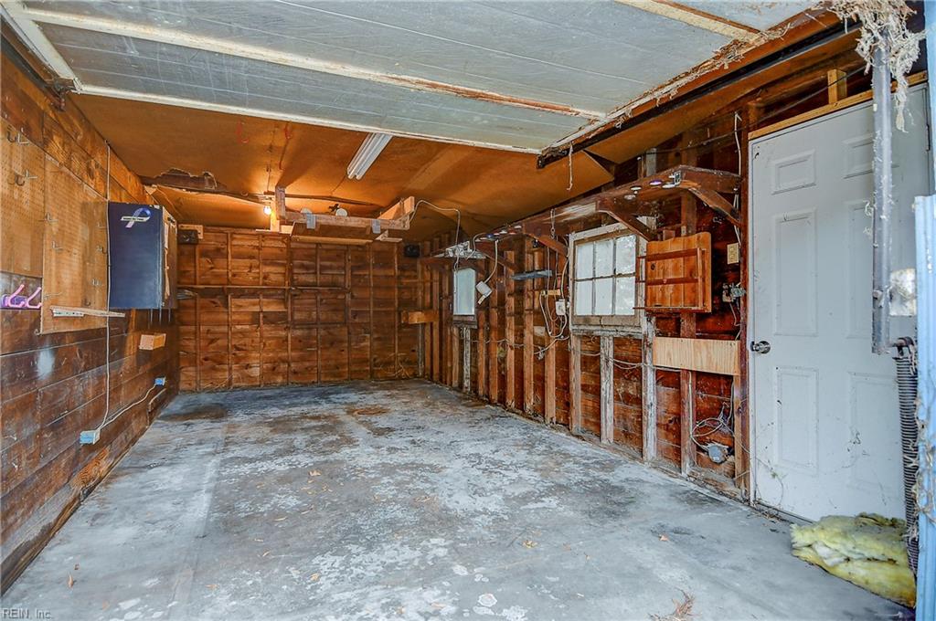 215 Forrest Ave Property Photo 27