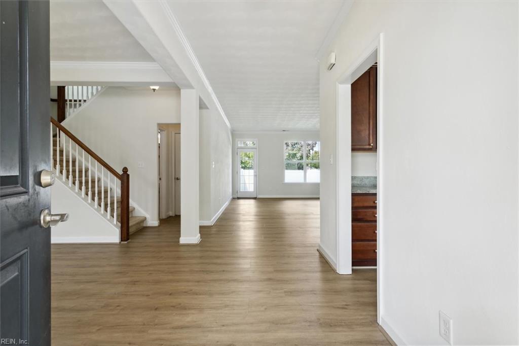 1665 Briarfield Rd Property Photo 3