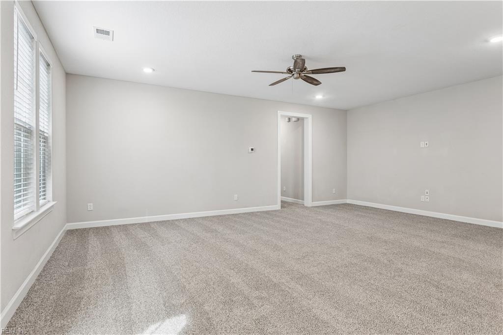 117 Mainsail Loop Property Photo 12