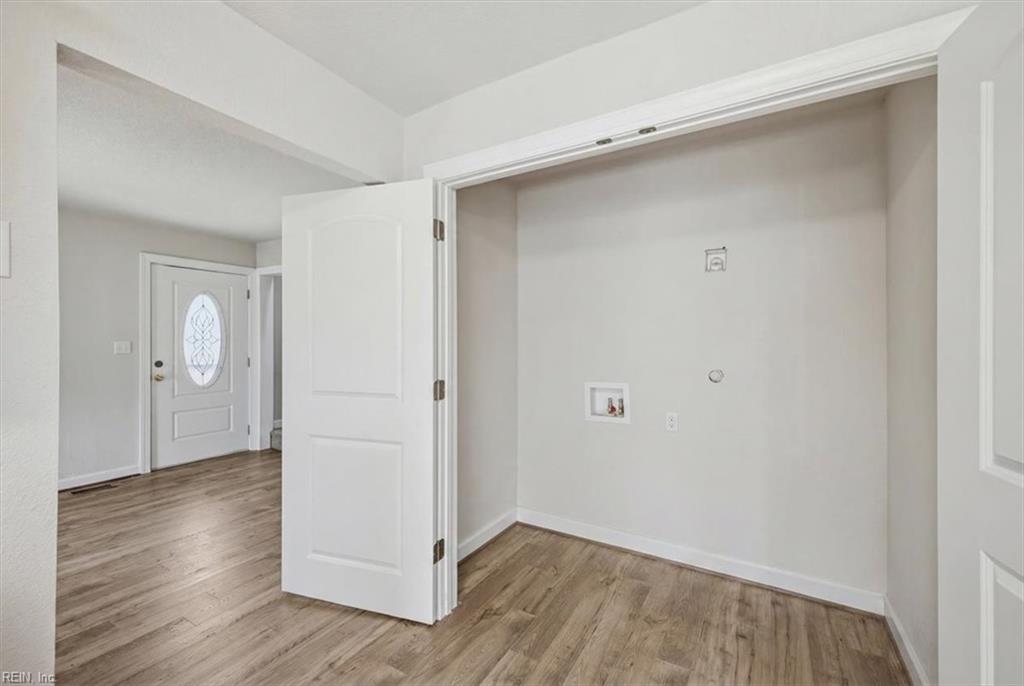 542 Hyde Park Rd Property Photo 15