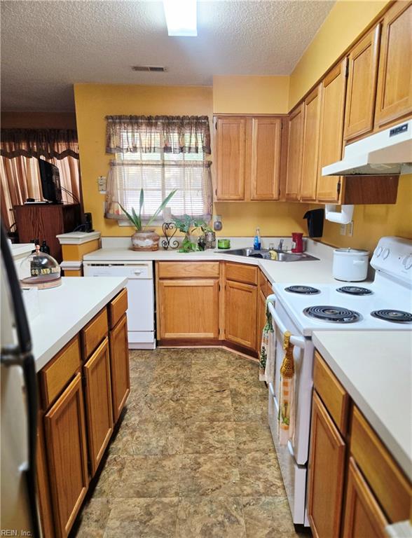 140 Corwin Cir Cir Property Photo 8