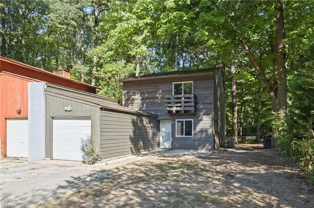 5 Lydney CIR Property Photo 1