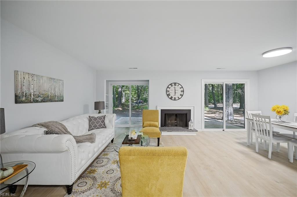 5 Lydney Cir Property Photo 4