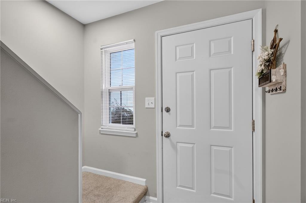 12757 Woodside Ln Property Photo 4