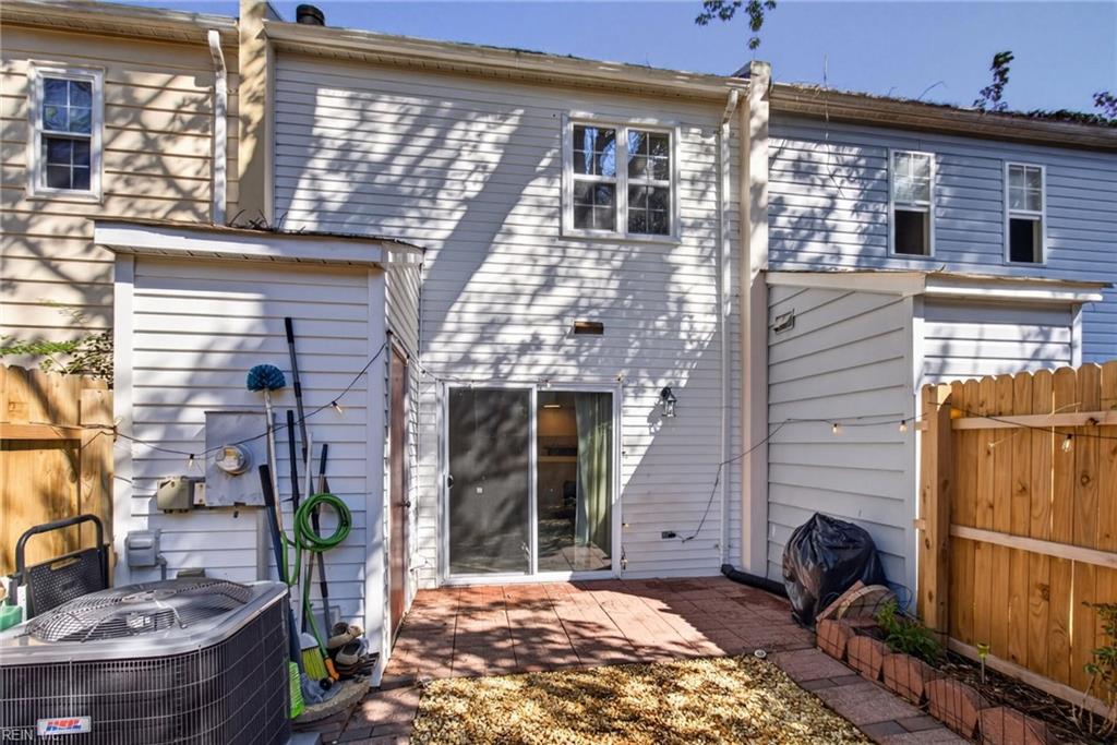 12757 Woodside Ln Property Photo 23