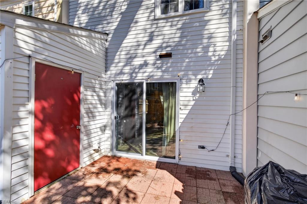 12757 Woodside Ln Property Photo 24