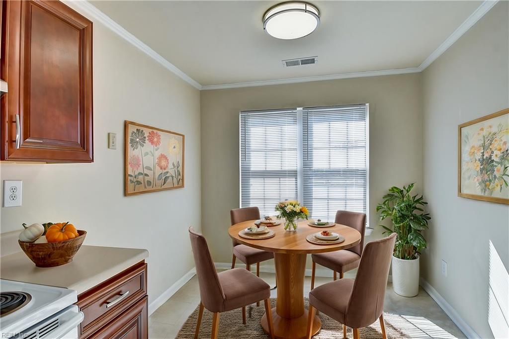 1813 Chantilly Ct Property Photo 3