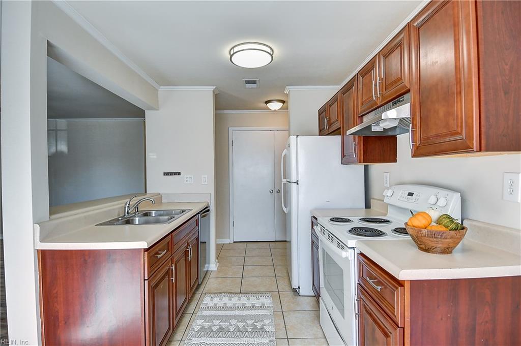 1813 Chantilly Ct Property Photo 17