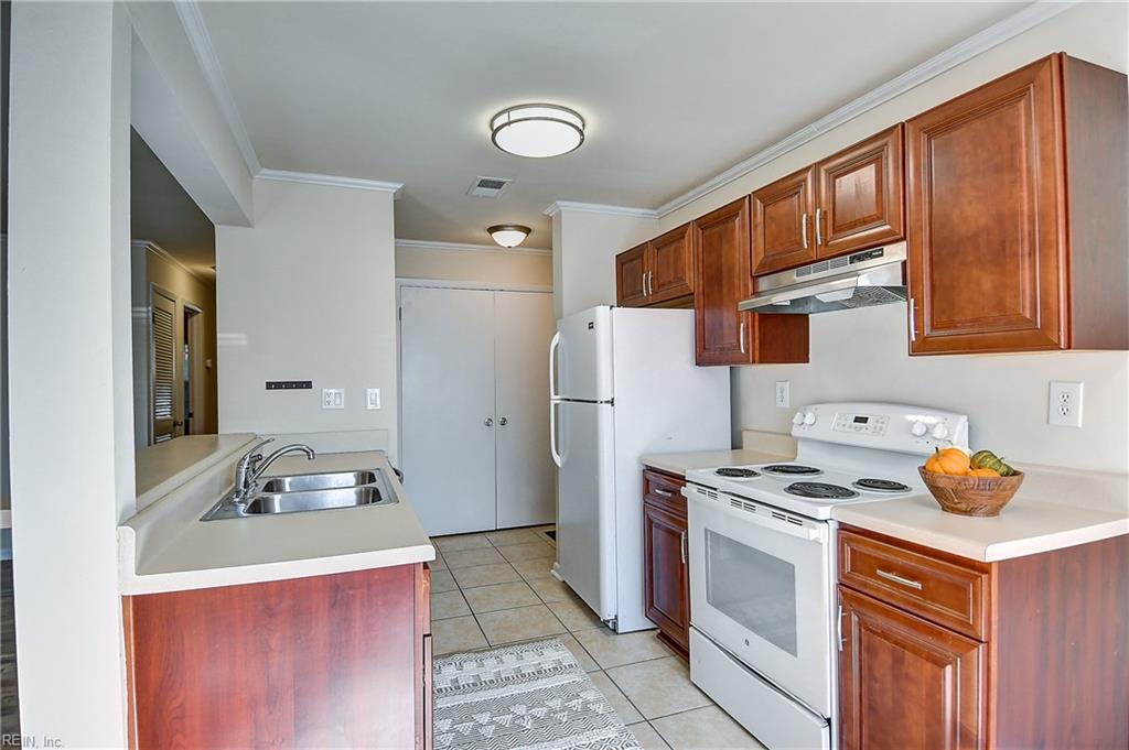 1813 Chantilly Ct Property Photo 18