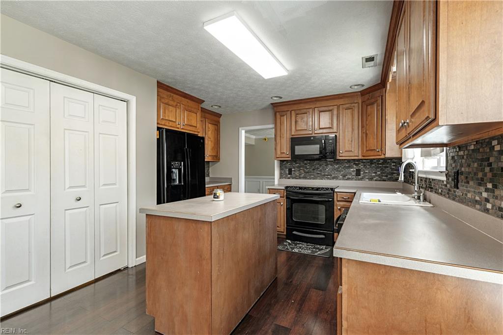 103 Mulberry Ct Property Photo 8