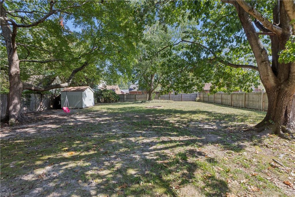 13 Phyllis Ln Property Photo 10
