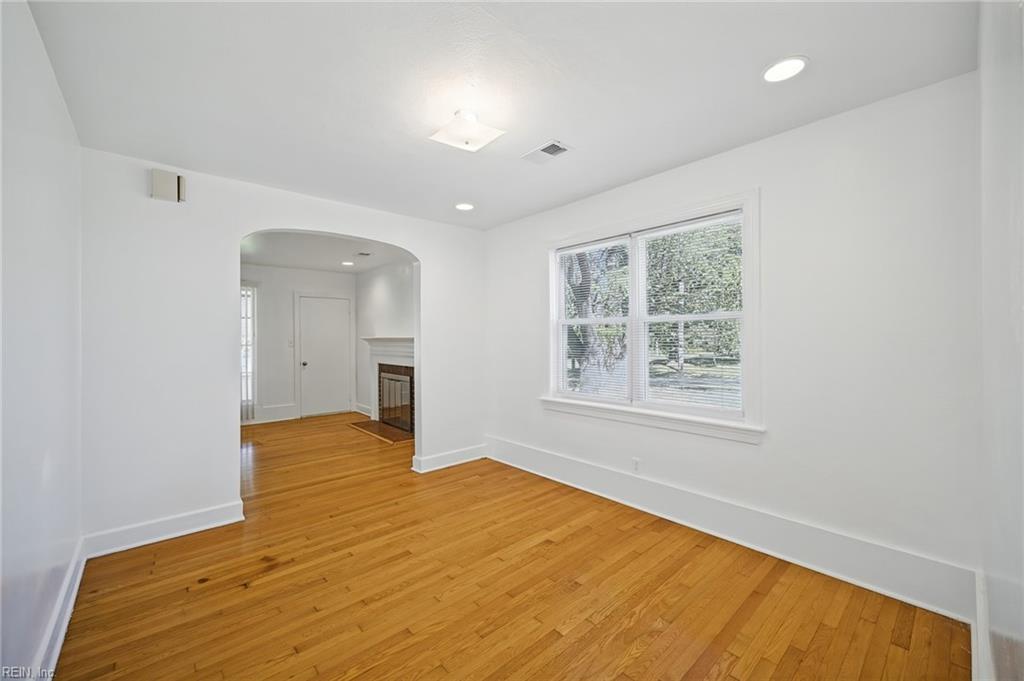2901 Bainbridge Blvd Property Photo 10