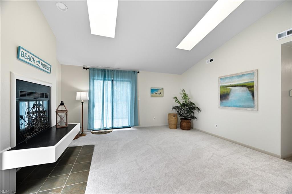 2416 Loran Ct Property Photo 4