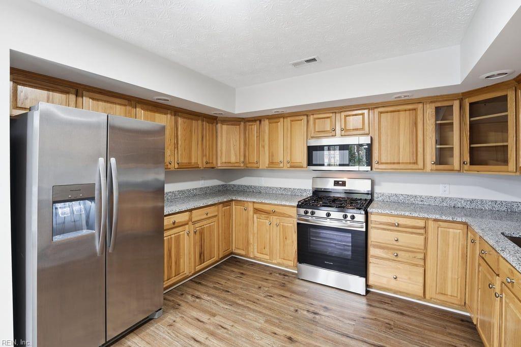 1704 Neptune Dr Property Photo 4