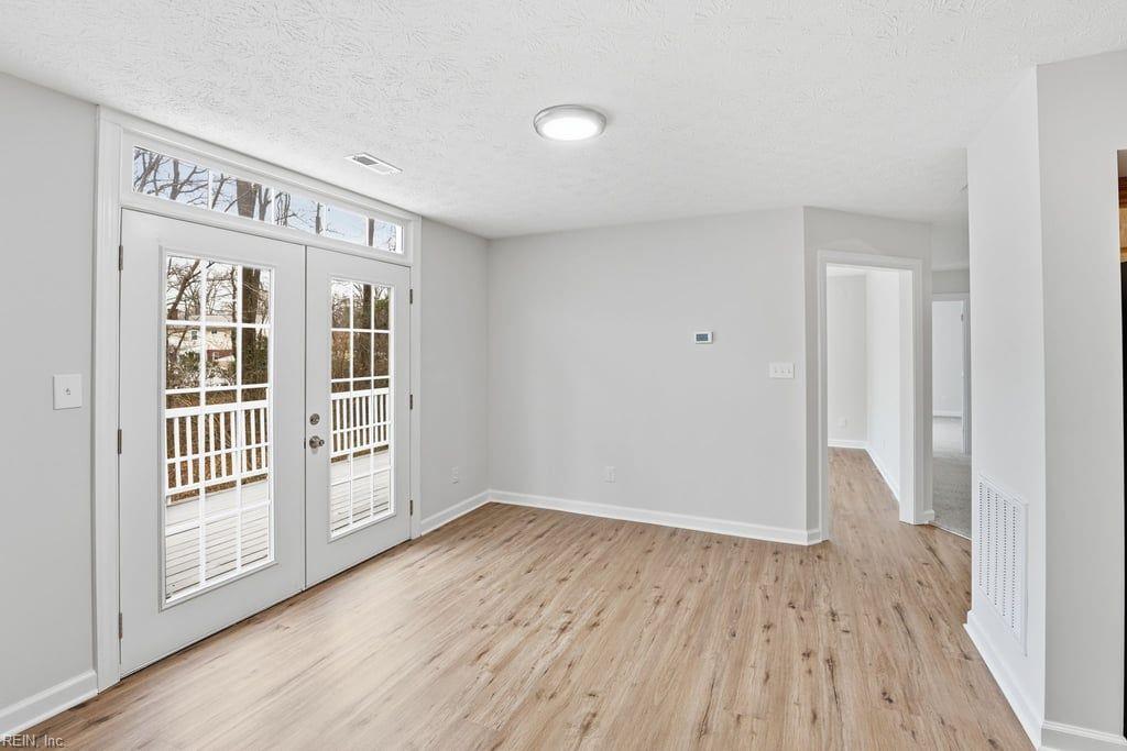 1704 Neptune Dr Property Photo 7