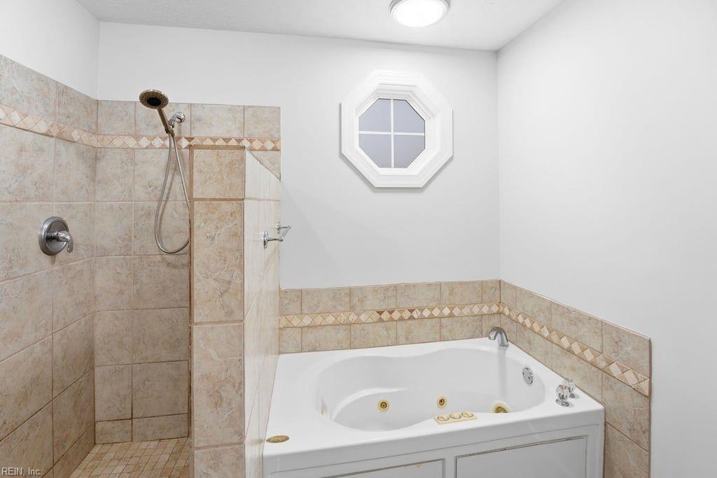1704 Neptune Dr Property Photo 18