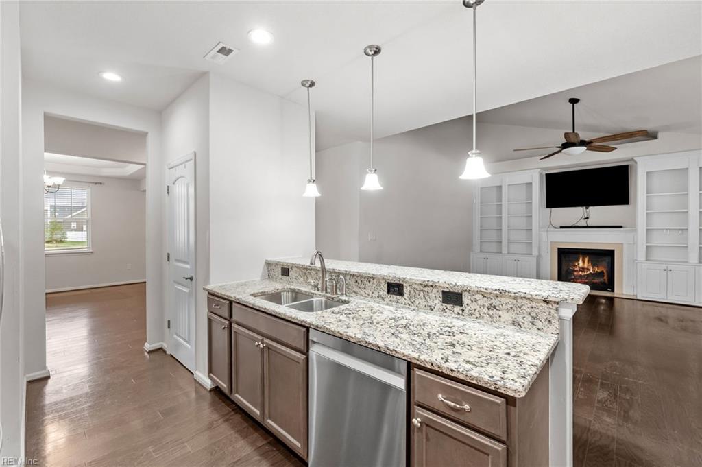 1421 Gemstone Ln Property Photo 31