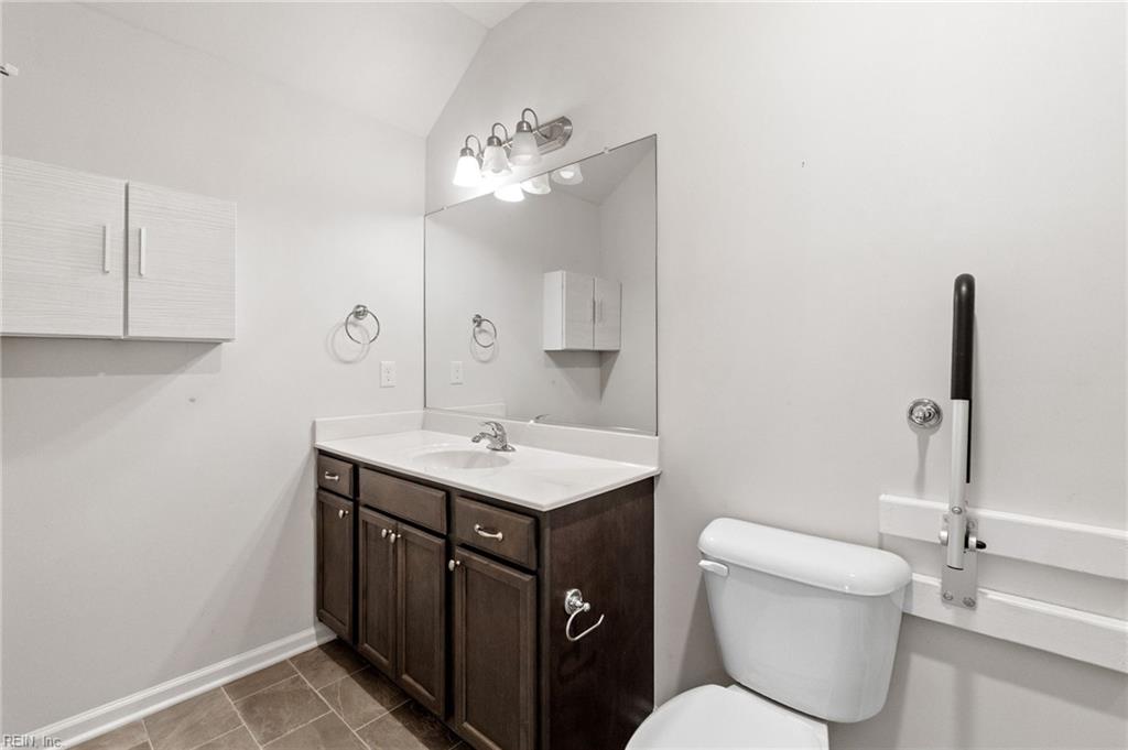 1421 Gemstone Ln Property Photo 44
