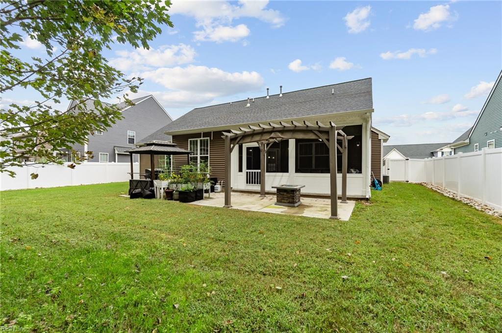 1421 Gemstone Ln Property Photo 49