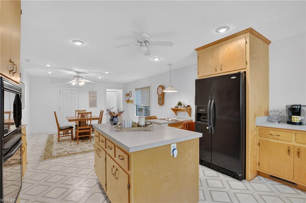 10282 Vidaurri Ln Property Photo 9