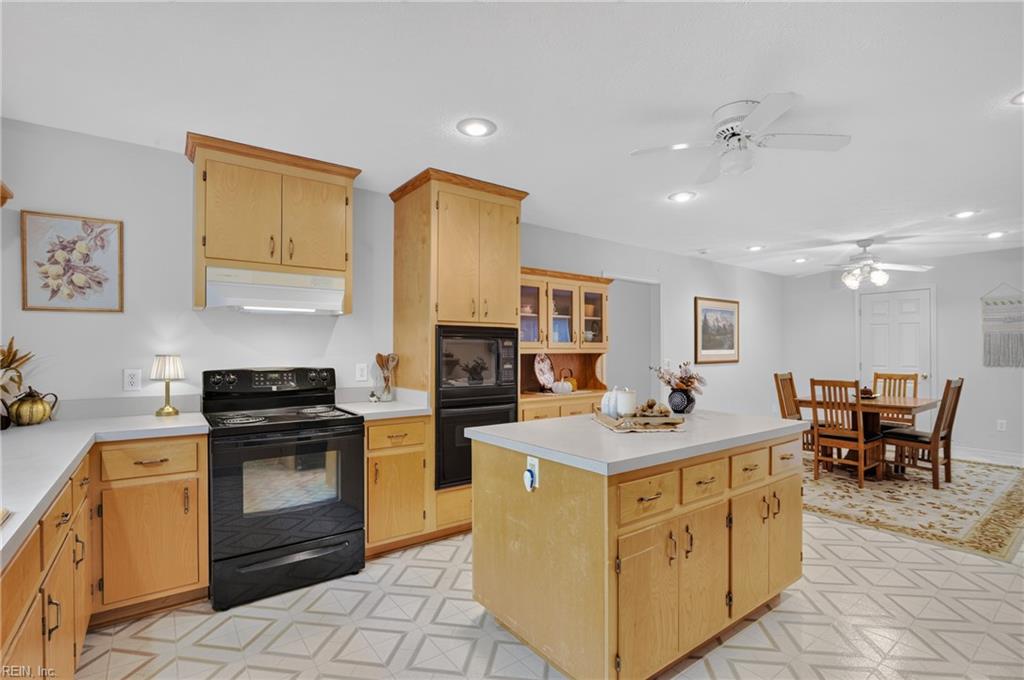 10282 Vidaurri Ln Property Photo 11