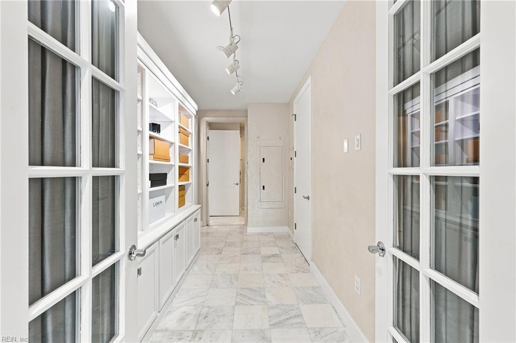 4545 Commerce St Property Photo 25