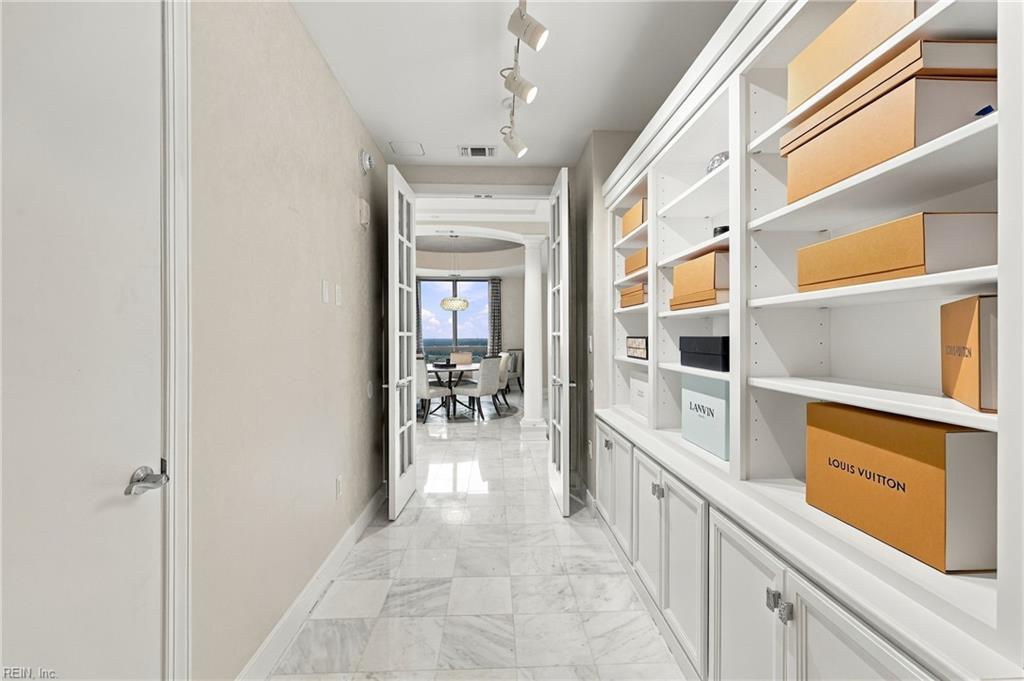 4545 Commerce St Property Photo 27