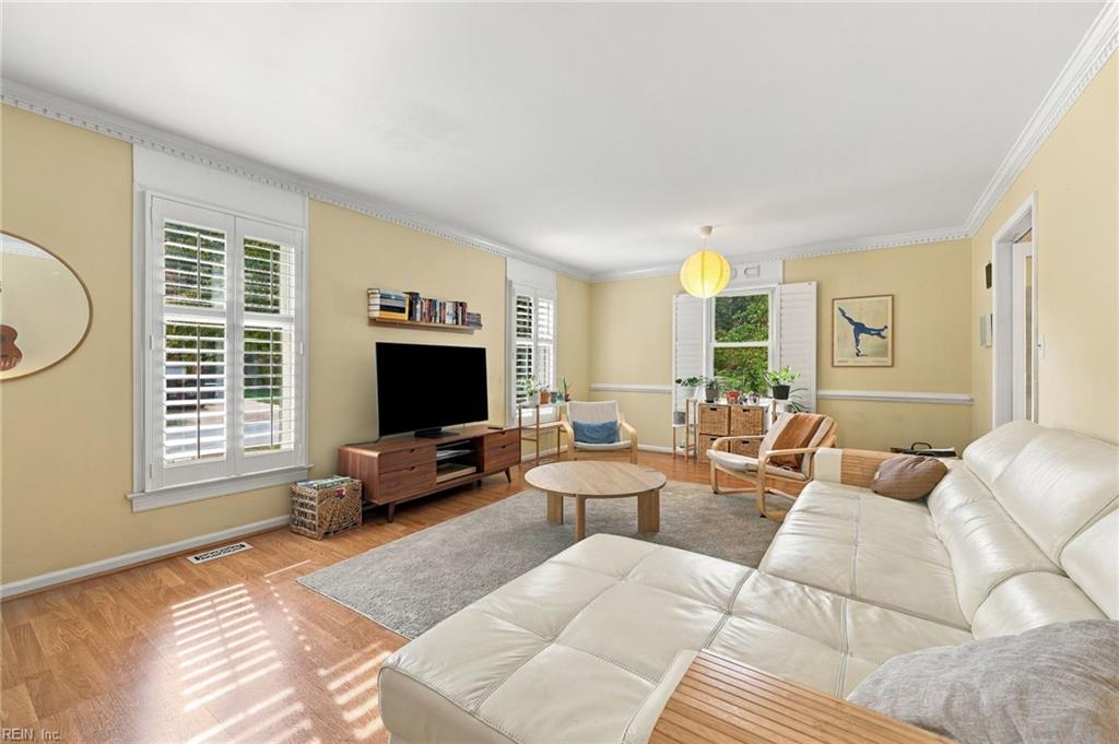 7371 Kirby Cres Property Photo 4