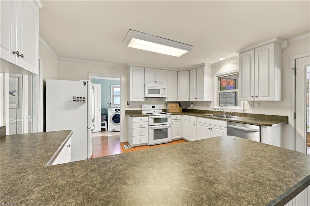 7371 Kirby Cres Property Photo 10