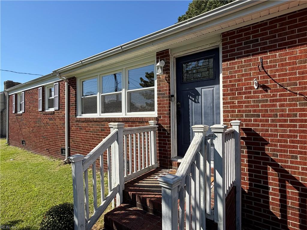 706 Berkshire Rd Property Photo 3
