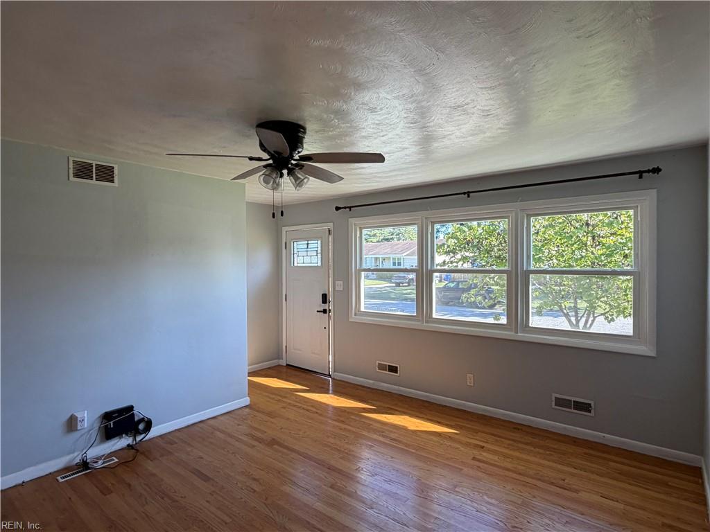 706 Berkshire Rd Property Photo 5