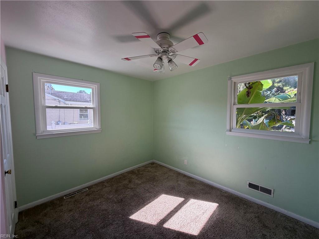 706 Berkshire Rd Property Photo 9