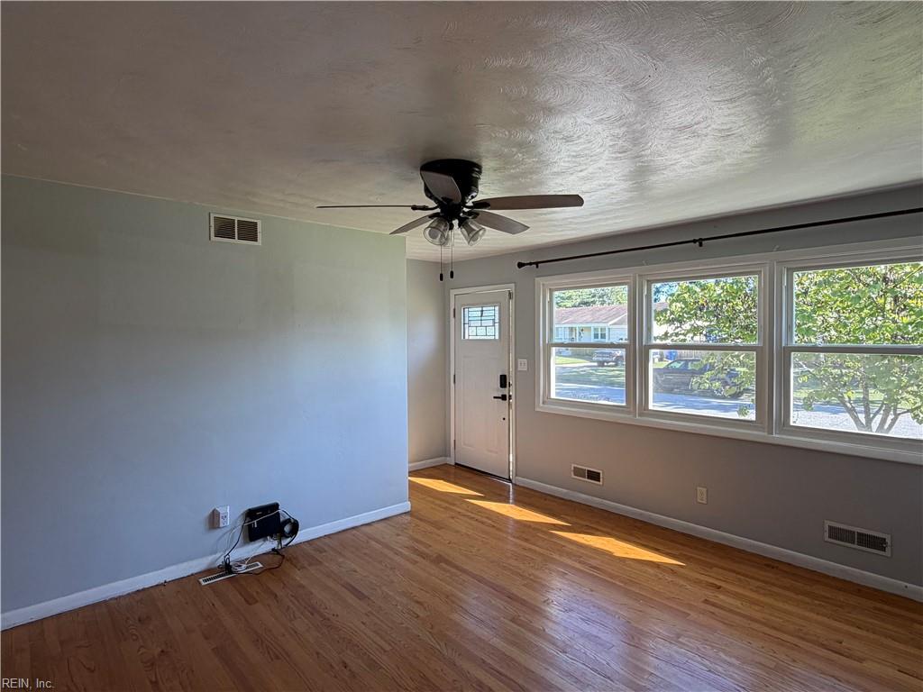 706 Berkshire Rd Property Photo 16