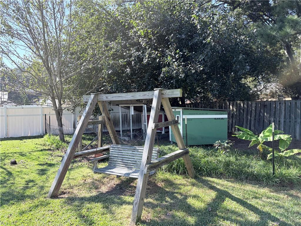 706 Berkshire Rd Property Photo 23