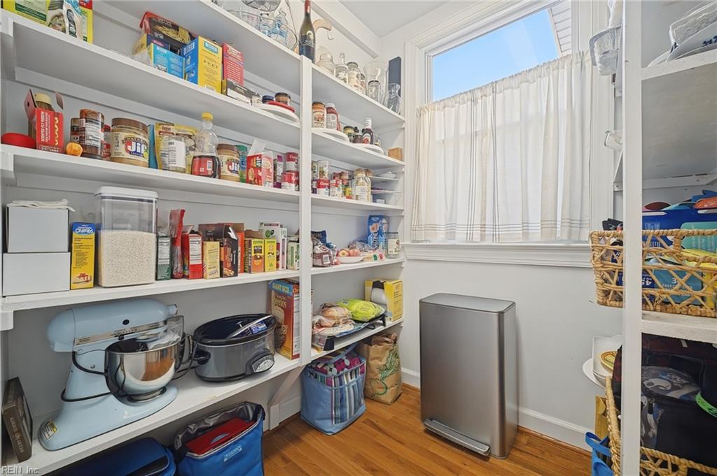 517 25th St Property Photo 18
