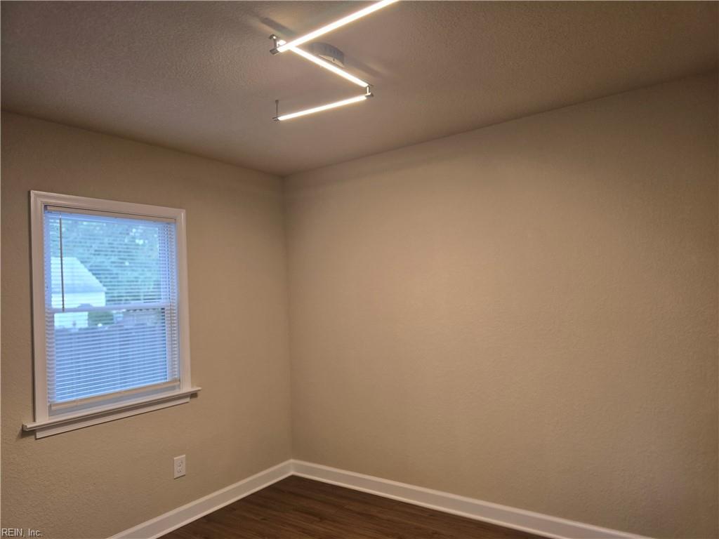 8452 Carlton St Property Photo 5