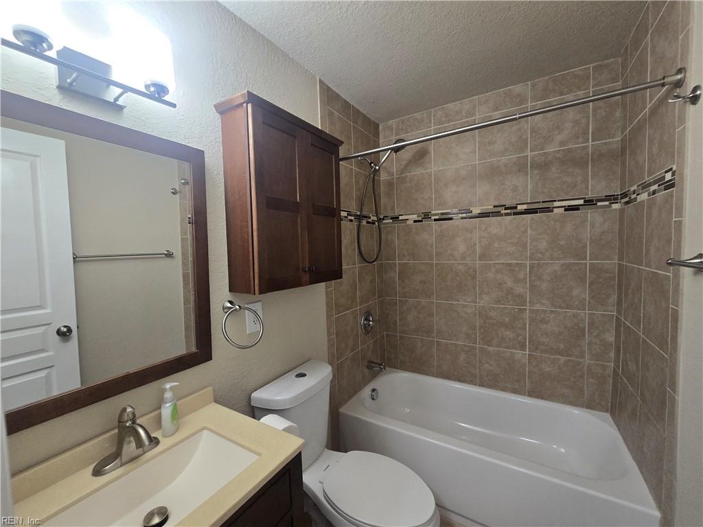 8452 Carlton St Property Photo 14