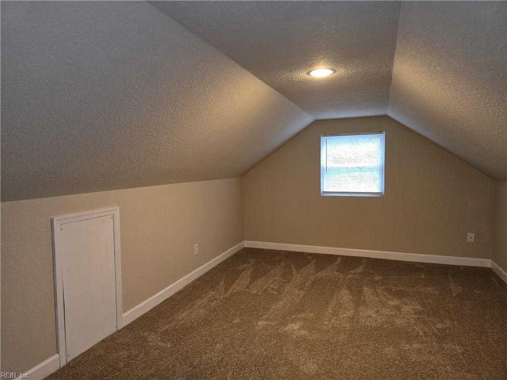 8452 Carlton St Property Photo 22