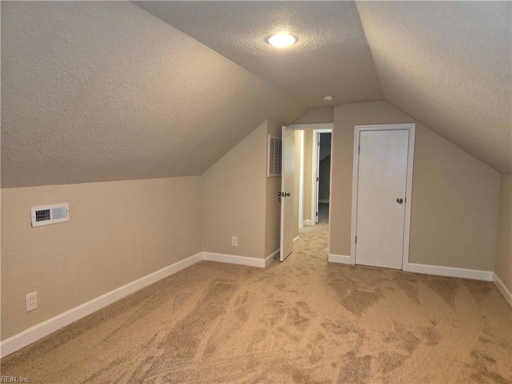 8452 Carlton St Property Photo 23