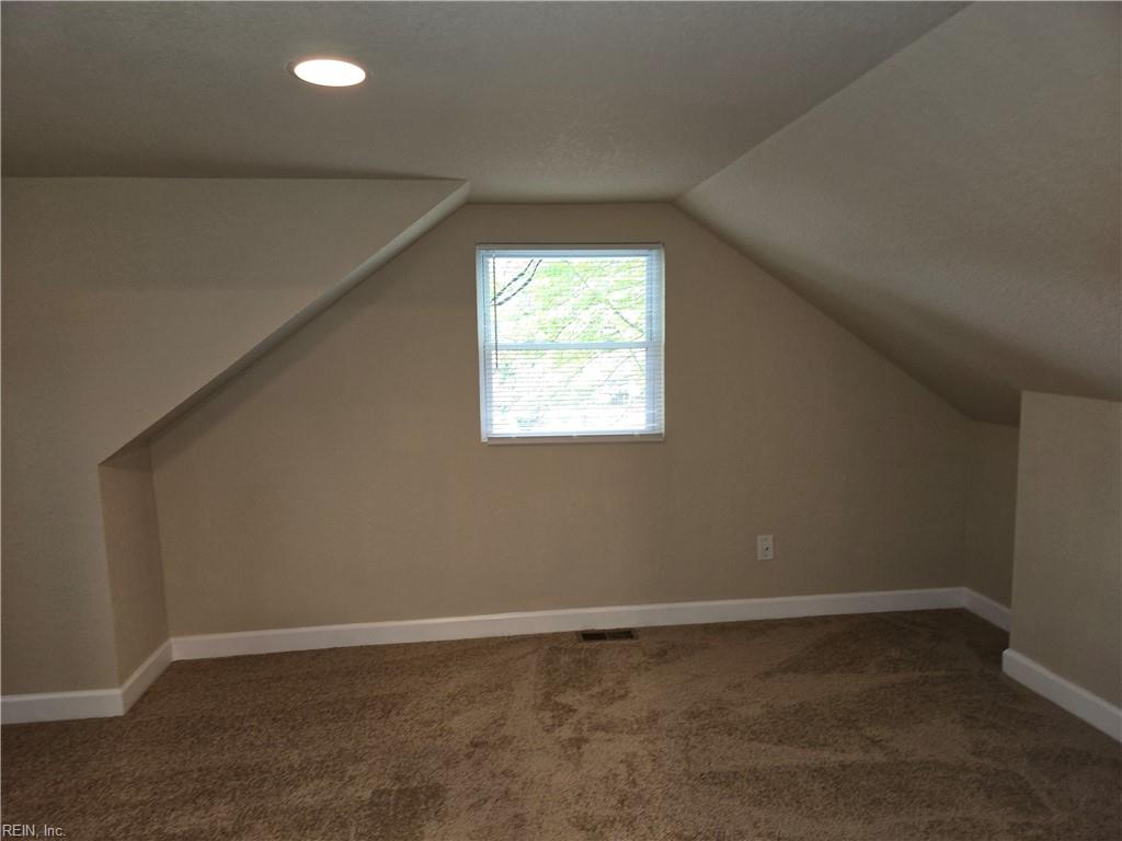 8452 Carlton St Property Photo 24