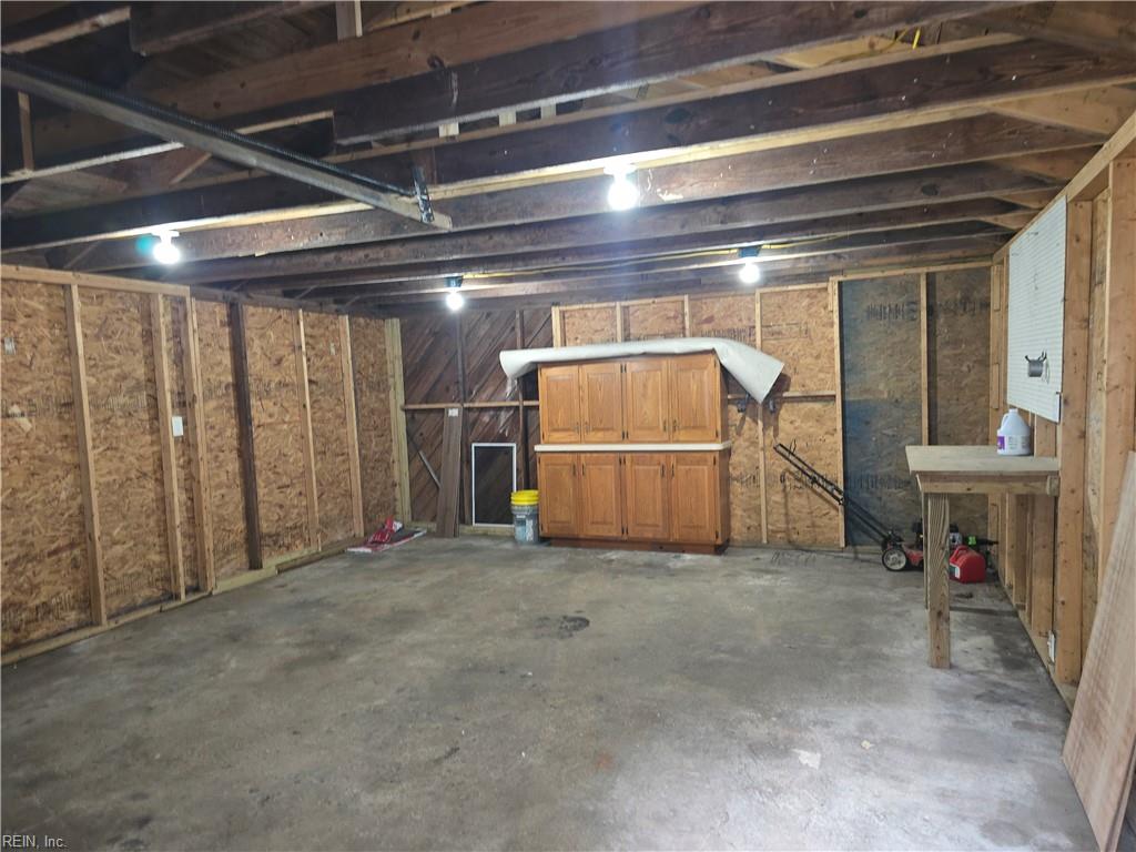 8452 Carlton St Property Photo 34