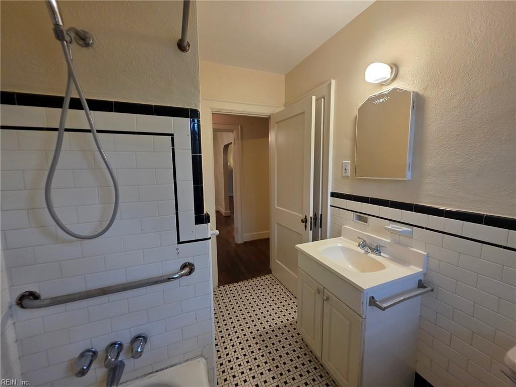 139 Beverly Ave Property Photo 17