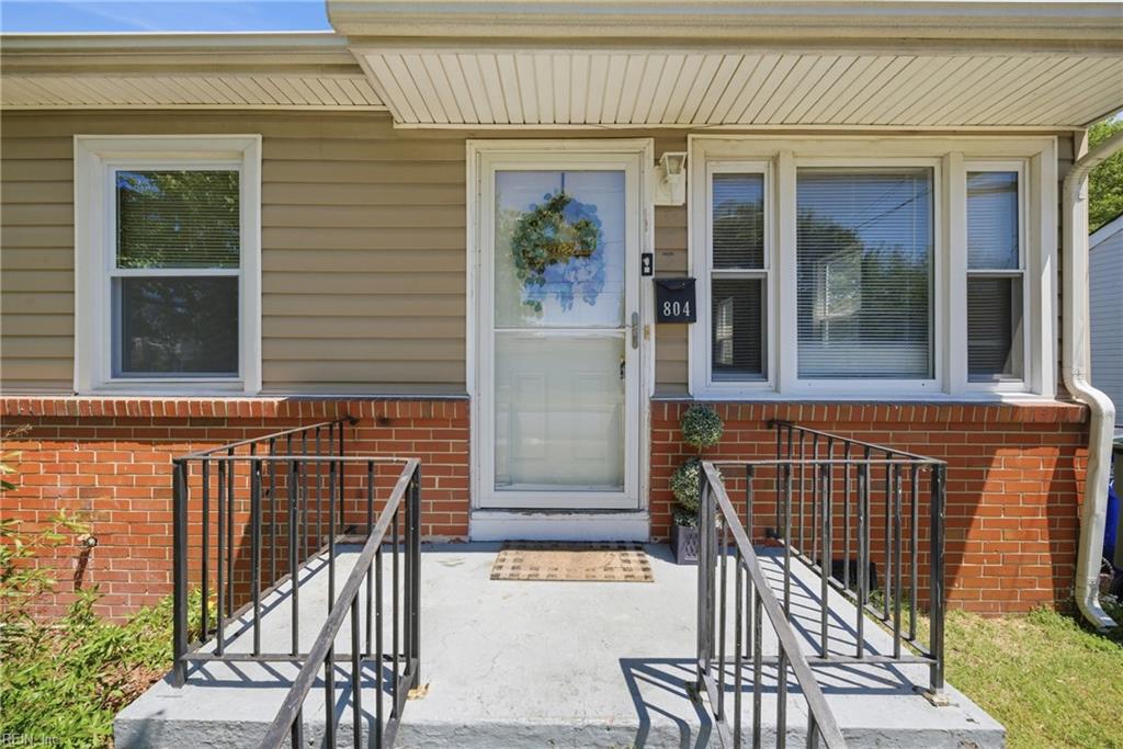 804 Roseclair Street Property Photo 2