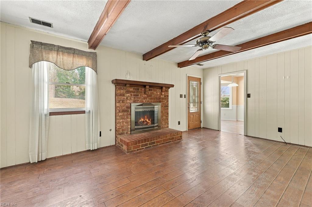 1609 Macroger Ct Property Photo 8