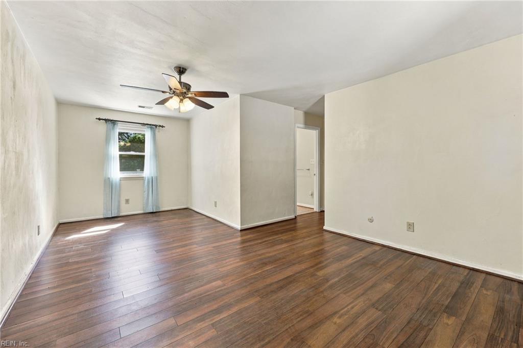 1609 Macroger Ct Property Photo 10