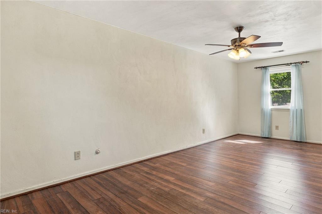 1609 Macroger Ct Property Photo 11