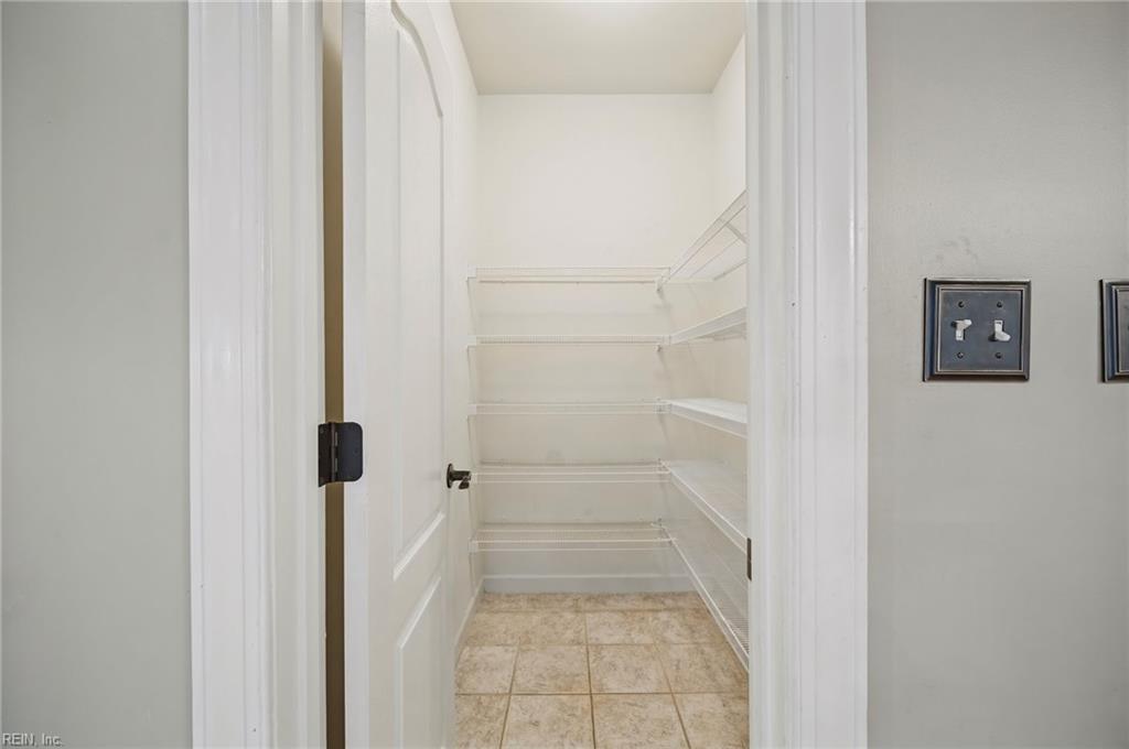 105 Meredith Way Property Photo 13